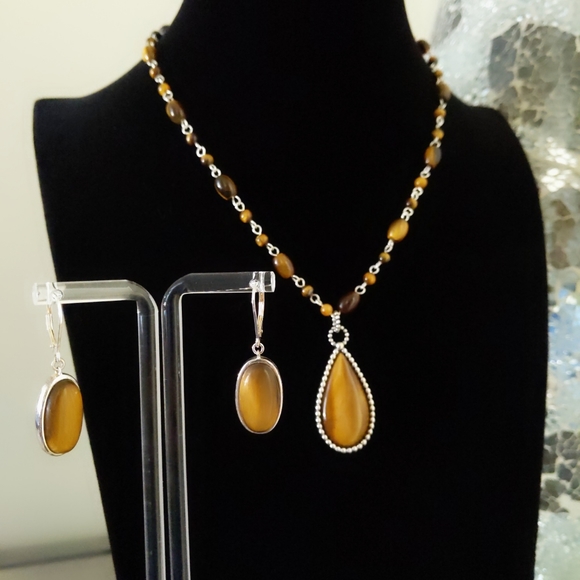 Sterling Cats eye Necklace 16-18 inches and Earrings with stones - Picture 1 of 5